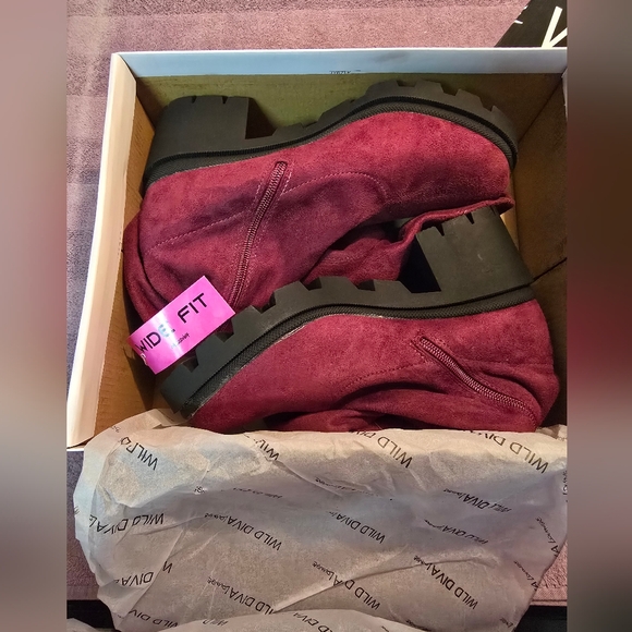 🆕️ 8 WW Burgundy Vivica Wide-Calf Over-the-Knee Boot - Picture 2 of 6